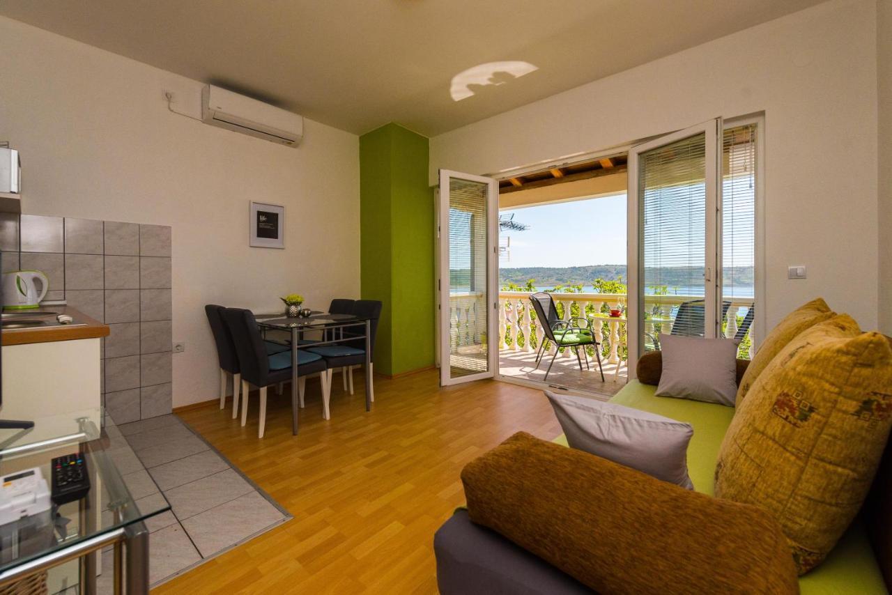 Ražanac Apartments Marko Dominik מראה חיצוני תמונה