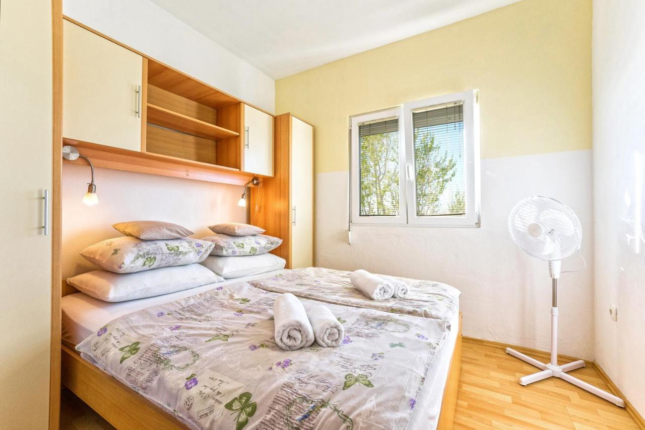 Ražanac Apartments Marko Dominik מראה חיצוני תמונה